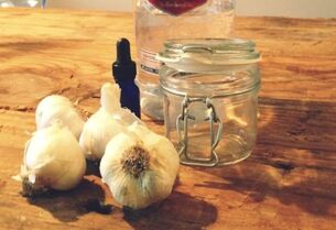 Garlic tin for varicose veins